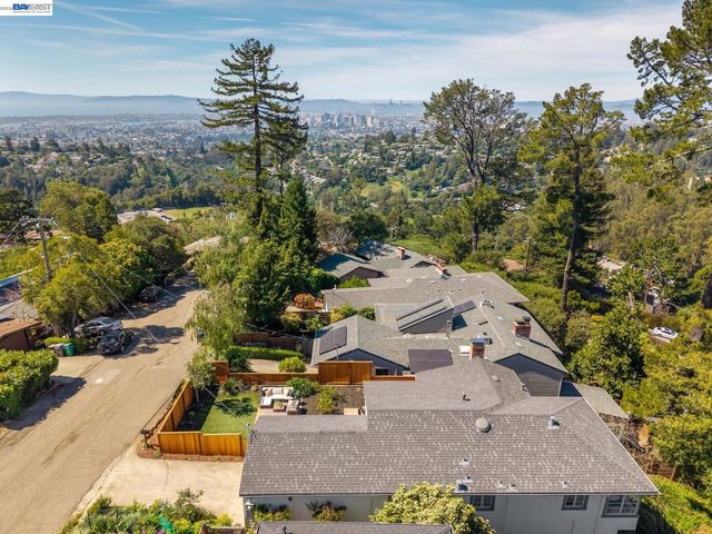 39 Chatsworth Ct, Oakland, CA 94611