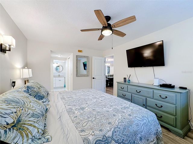 1711 PELICAN COVE ROAD GL342, Sarasota, FL 34231
