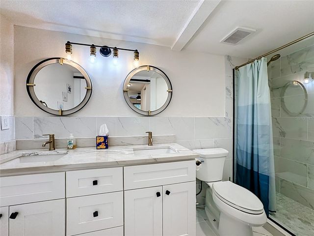 1711 PELICAN COVE ROAD GL342, Sarasota, FL 34231