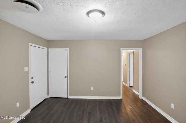 5742 Wildflower Drive, Jackson, MS 39209