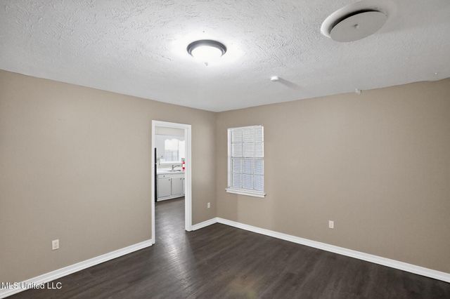 5742 Wildflower Drive, Jackson, MS 39209