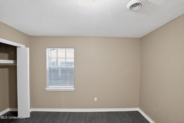 5742 Wildflower Drive, Jackson, MS 39209