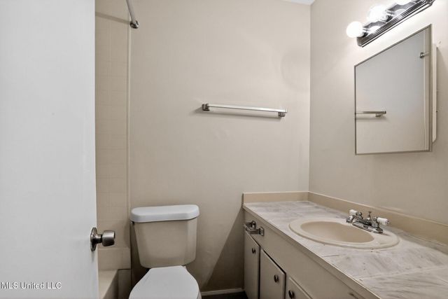 5742 Wildflower Drive, Jackson, MS 39209