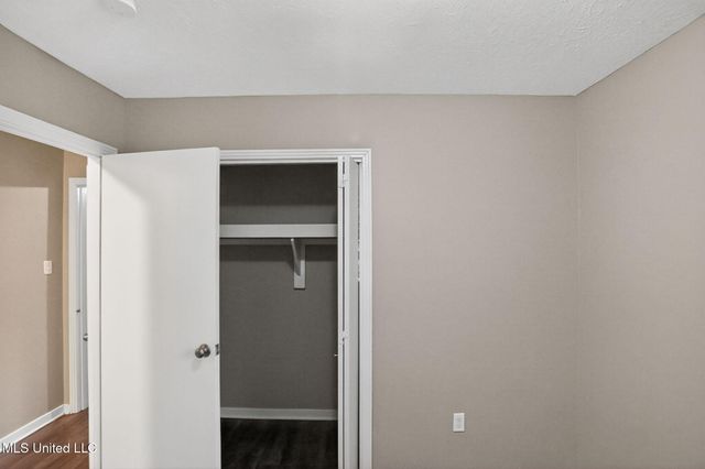 5742 Wildflower Drive, Jackson, MS 39209