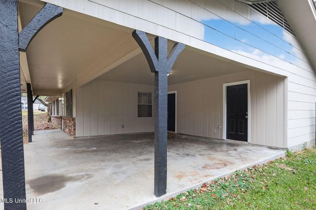 5742 Wildflower Drive, Jackson, MS 39209