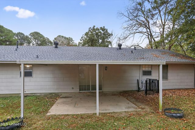 5742 Wildflower Drive, Jackson, MS 39209