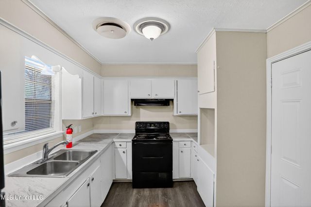 5742 Wildflower Drive, Jackson, MS 39209