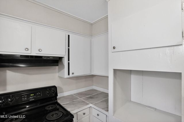 5742 Wildflower Drive, Jackson, MS 39209