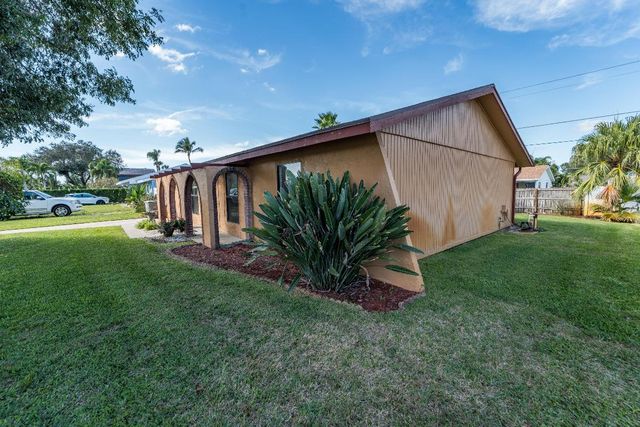 3753 Coelebs Avenue, Boynton Beach, FL 33436