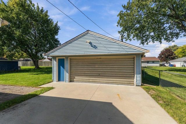 921 3rd AVENUE, Grafton, WI 53024