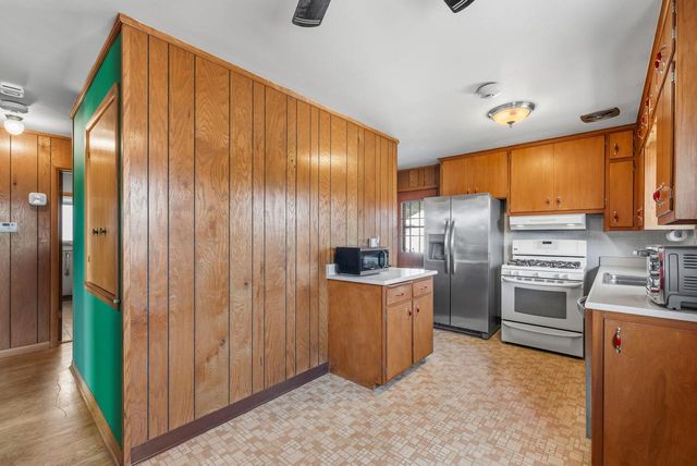 921 3rd AVENUE, Grafton, WI 53024