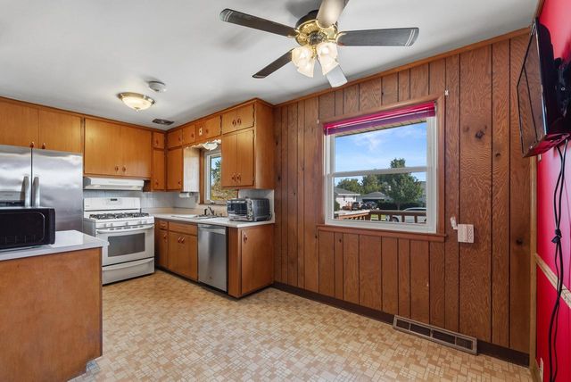 921 3rd AVENUE, Grafton, WI 53024