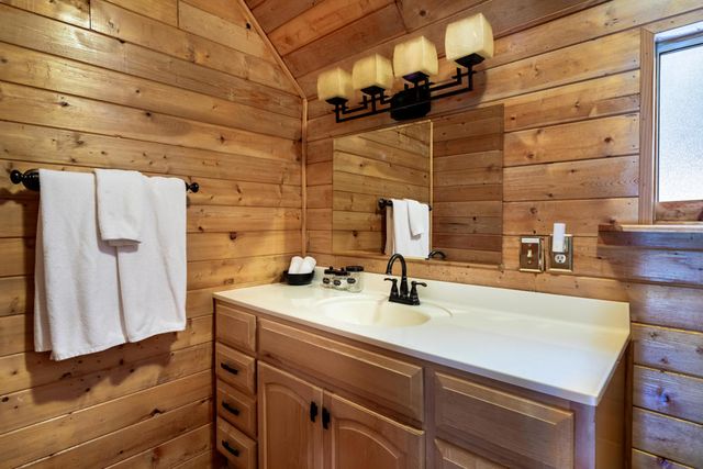 25435 Franklin Drive, Idyllwild, CA 92549