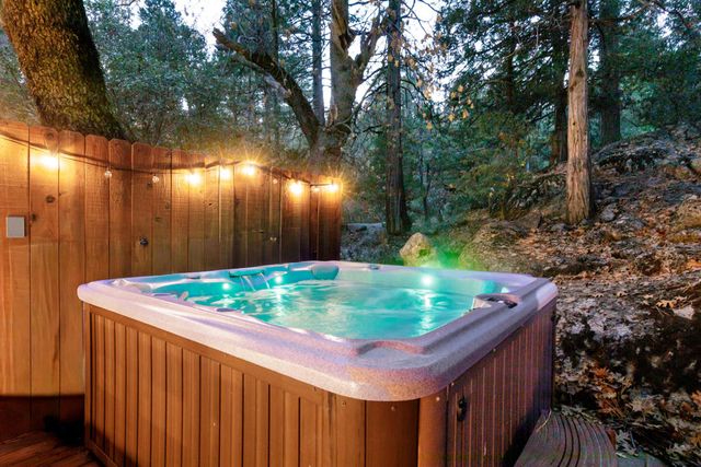 25435 Franklin Drive, Idyllwild, CA 92549