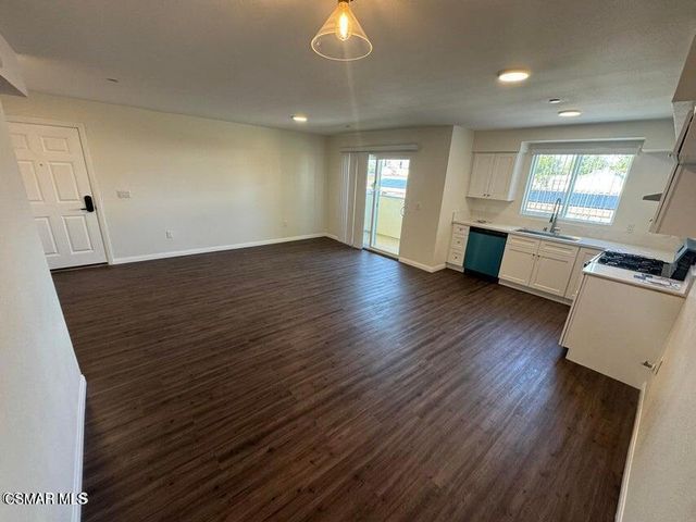 1850 Buyers Street 203, Simi Valley, CA 93063