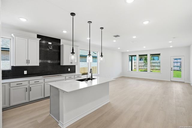 11915 BONFIRE, San Antonio, TX 78254