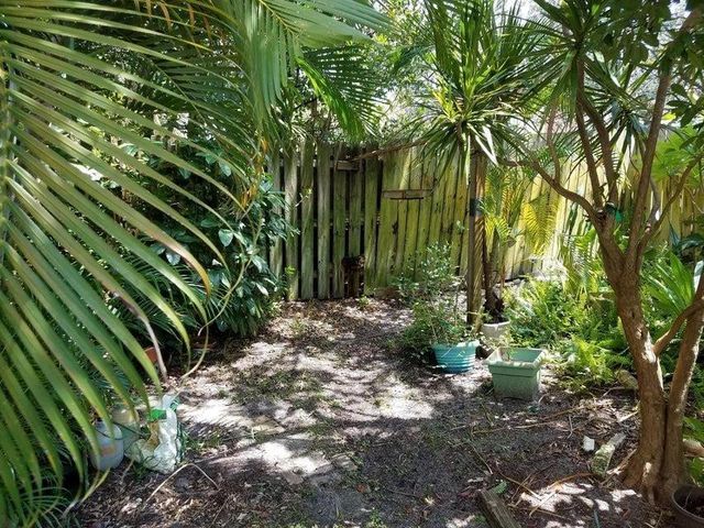 1700 NW 4th Avenue, Boca Raton, FL 33432