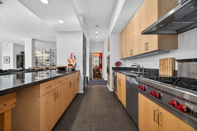 130 S Canal Street 10T, Chicago, IL 60606