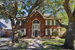 4712 Broadmoor Drive, League City, TX 77573