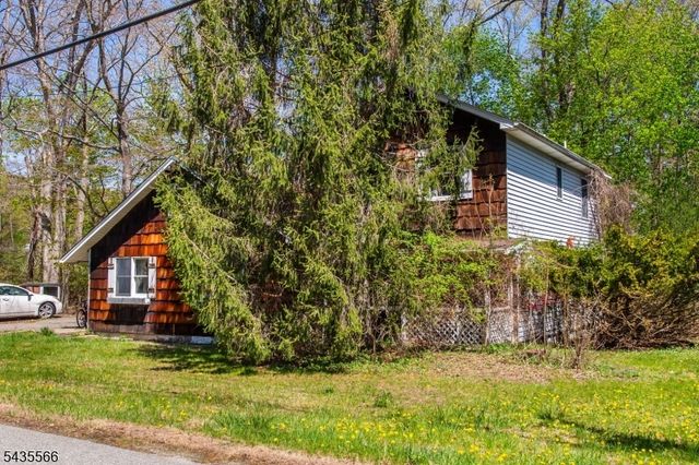 11 Greenbrook Dr, West Milford Twp., NJ 07480