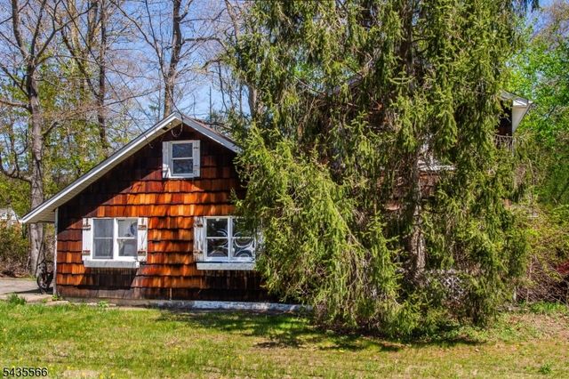 11 Greenbrook Dr, West Milford Twp., NJ 07480