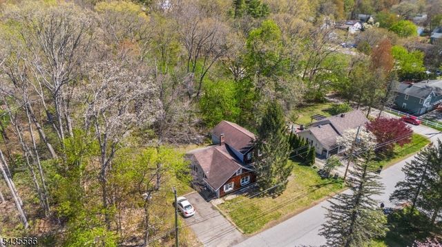 11 Greenbrook Dr, West Milford Twp., NJ 07480