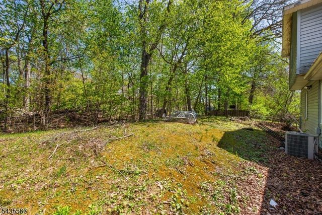 11 Greenbrook Dr, West Milford Twp., NJ 07480