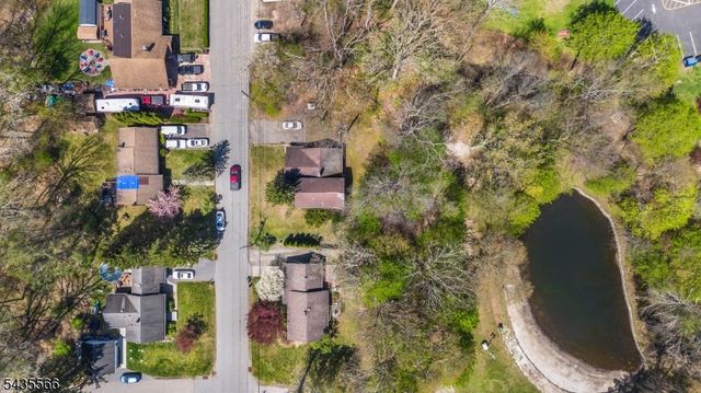 11 Greenbrook Dr, West Milford Twp., NJ 07480