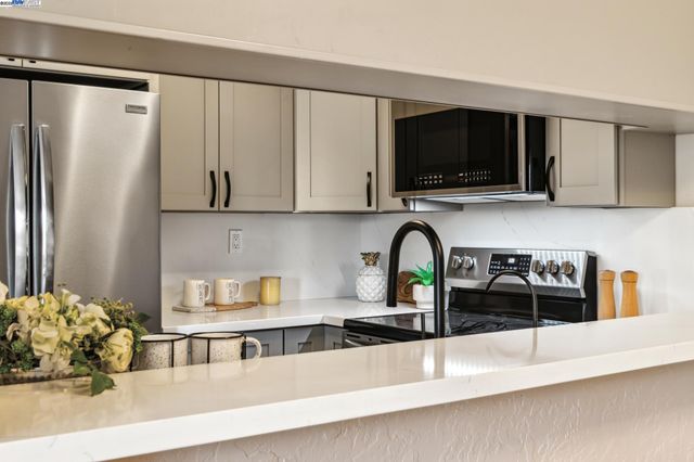 213 Ladera Plz, Union City, CA 94587