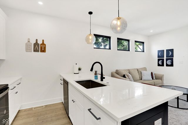 1405 E Vermont Street, Indianapolis, IN 46201