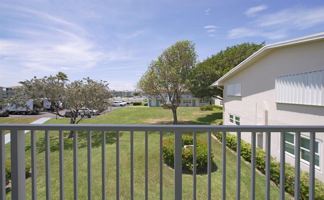 320 W Horizons W 210, Boynton Beach, FL 33435