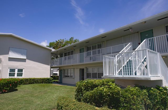 320 W Horizons W 210, Boynton Beach, FL 33435