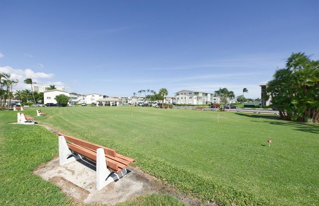 320 W Horizons W 210, Boynton Beach, FL 33435