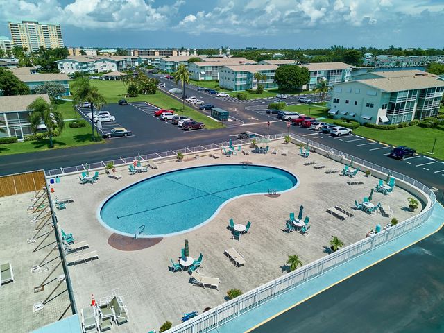 320 W Horizons W 210, Boynton Beach, FL 33435