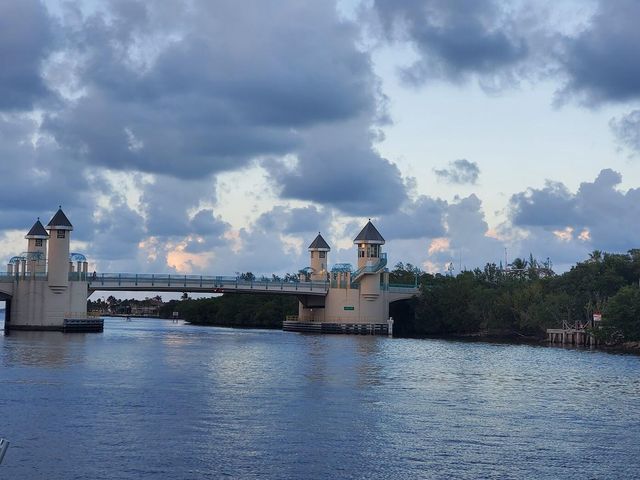 320 W Horizons W 210, Boynton Beach, FL 33435