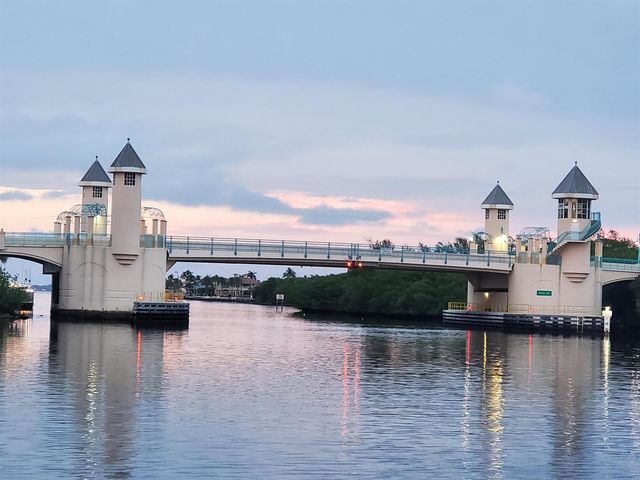 320 W Horizons W 210, Boynton Beach, FL 33435