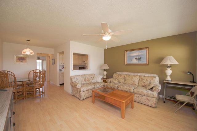 320 W Horizons W 210, Boynton Beach, FL 33435
