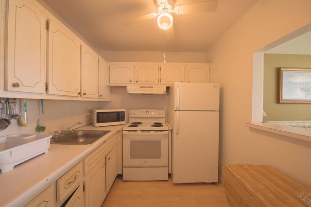 320 W Horizons W 210, Boynton Beach, FL 33435