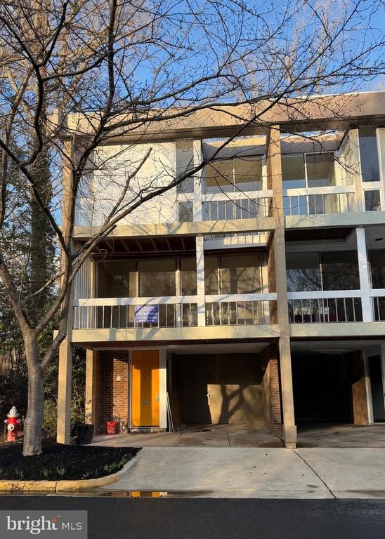 11526 MAPLE RIDGE RD, Reston, VA 20190