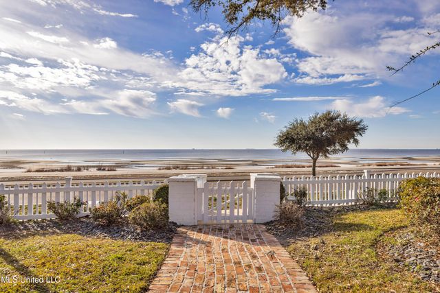 1118 E Beach Boulevard, Gulfport, MS 39501