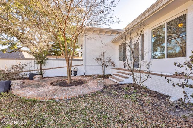 1118 E Beach Boulevard, Gulfport, MS 39501