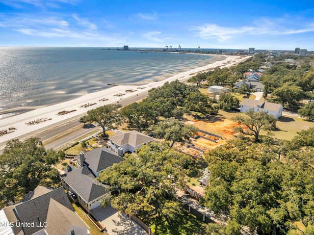 1118 E Beach Boulevard, Gulfport, MS 39501