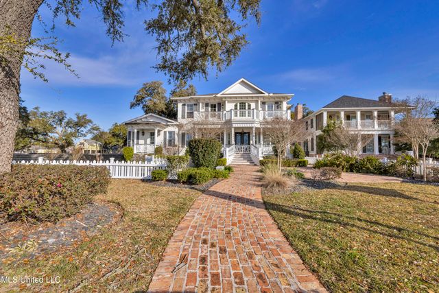 1118 E Beach Boulevard, Gulfport, MS 39501