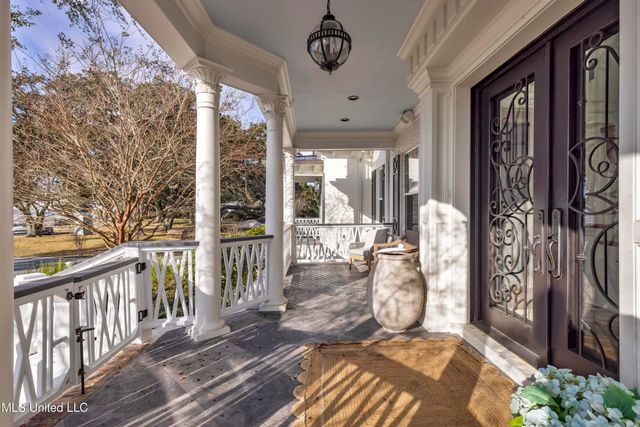 1118 E Beach Boulevard, Gulfport, MS 39501