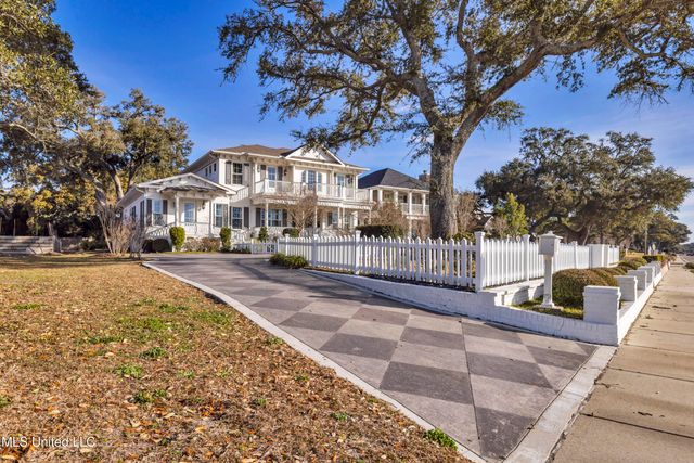 1118 E Beach Boulevard, Gulfport, MS 39501