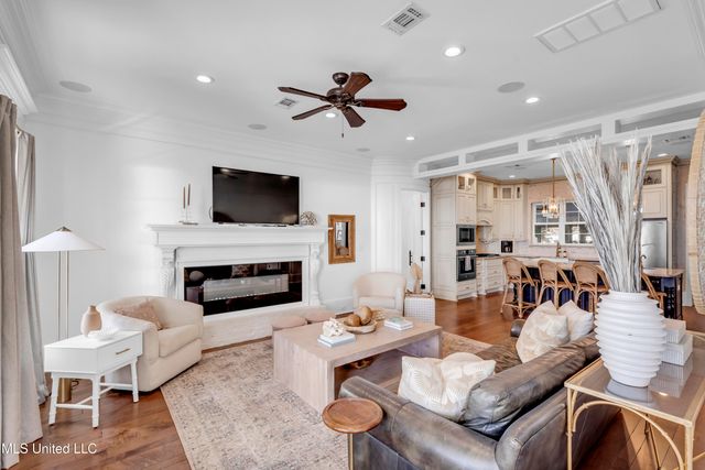 1118 E Beach Boulevard, Gulfport, MS 39501