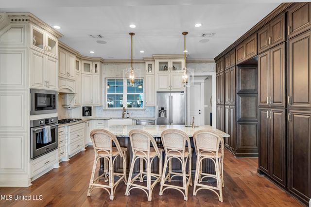 1118 E Beach Boulevard, Gulfport, MS 39501