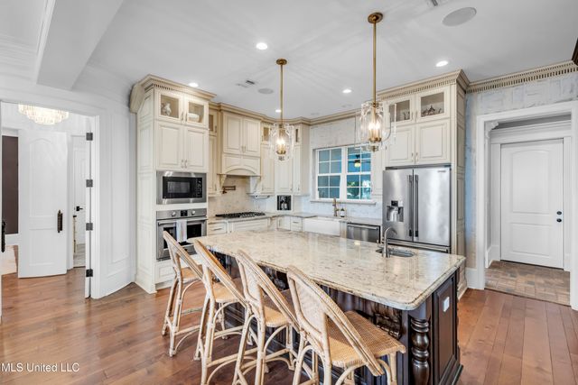 1118 E Beach Boulevard, Gulfport, MS 39501