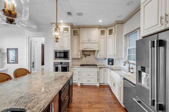 1118 E Beach Boulevard, Gulfport, MS 39501