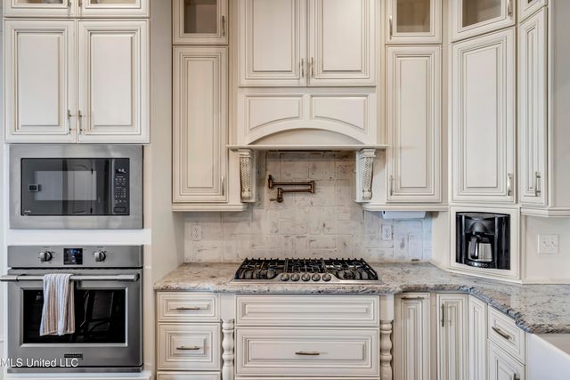 1118 E Beach Boulevard, Gulfport, MS 39501